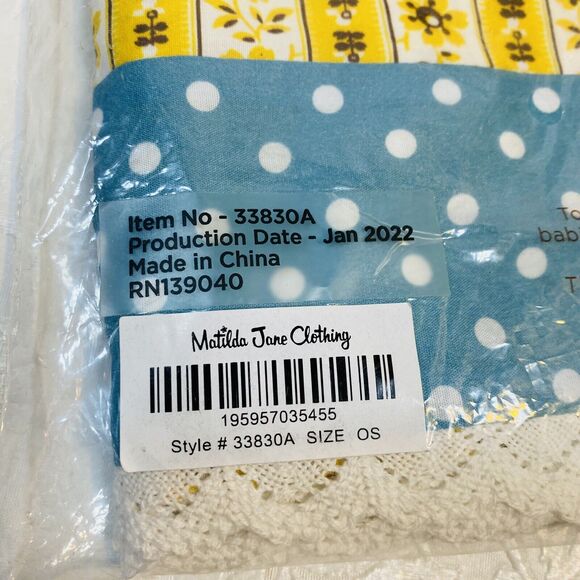 Matilda Jane Table Runner and Cloth Napkins - Picture 4 of 6